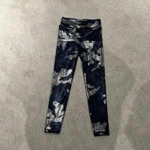 NOLI yoga size small blue and silver camo leggings